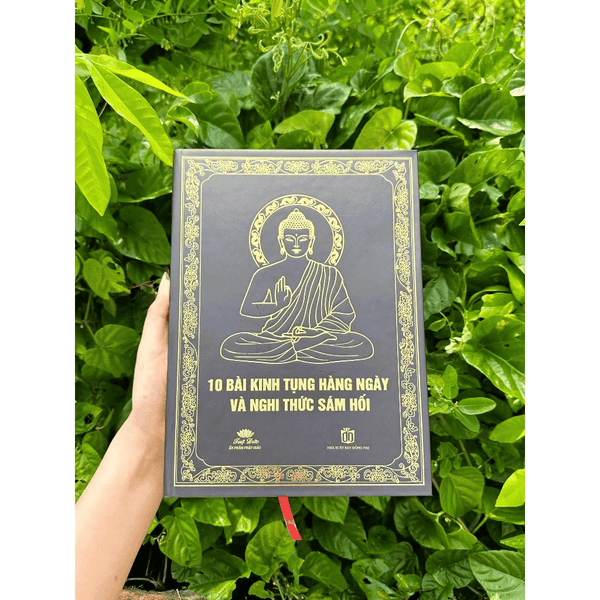 Sách 10 Bài Kinh Tụng Hàng Ngày Và Nghi Thức Sám Hối- BÌA CỨNG - Tặng Bài Sám Hối, Biết Ơn, Cầu Nguyện + Lá Bồ Đề