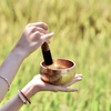 Chuông Xoay, Bát Hát, Singing Bowl, Chuông Thiền Yoga, Bộ Kèm Dùi Và Đế Gấm Size 8cm, 11cm, 15cm