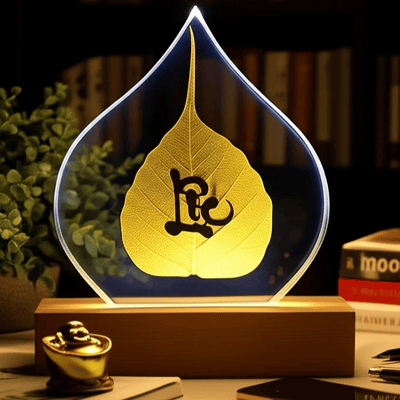 Đèn Led Lá Bồ Đề Thật 100% - Chữ Thư Pháp Mạ Vàng (Kèm Đế Gỗ + phích cắm + hộp đựng)